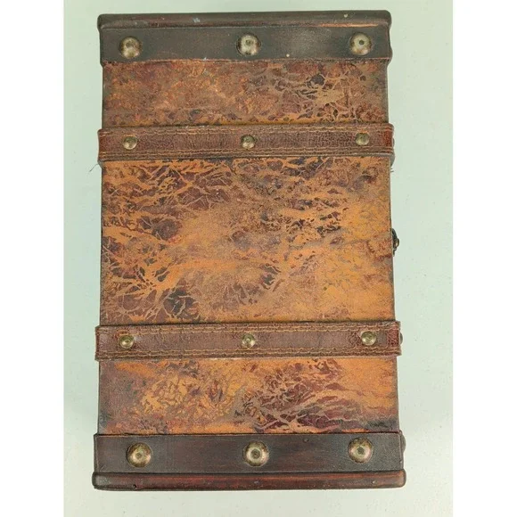 Wood‎ & Faux Leather Treasure Chest Trinket Box Halloween Prop